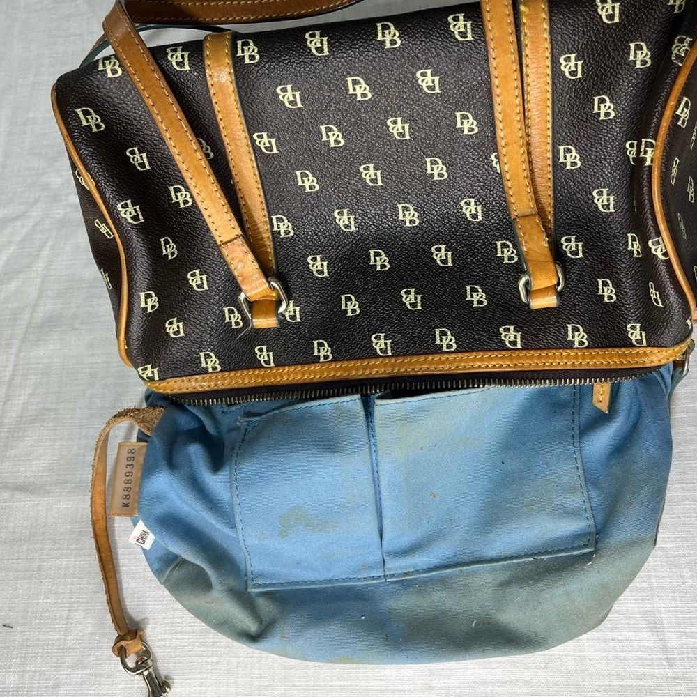 Dooney & Bourke Signature Brown Leather Barrel Bag / Purse - Picture 7 of 11